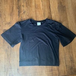 Hoibo Bell Sleeve T in Black